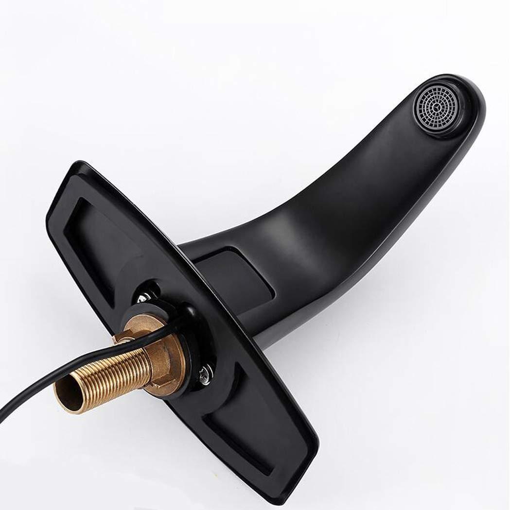 Automatic basin mixer